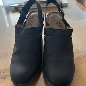 Natural Soul Black Mules